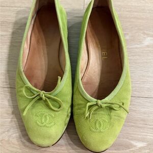 Rare CHANEL Lime Green Suede Flats